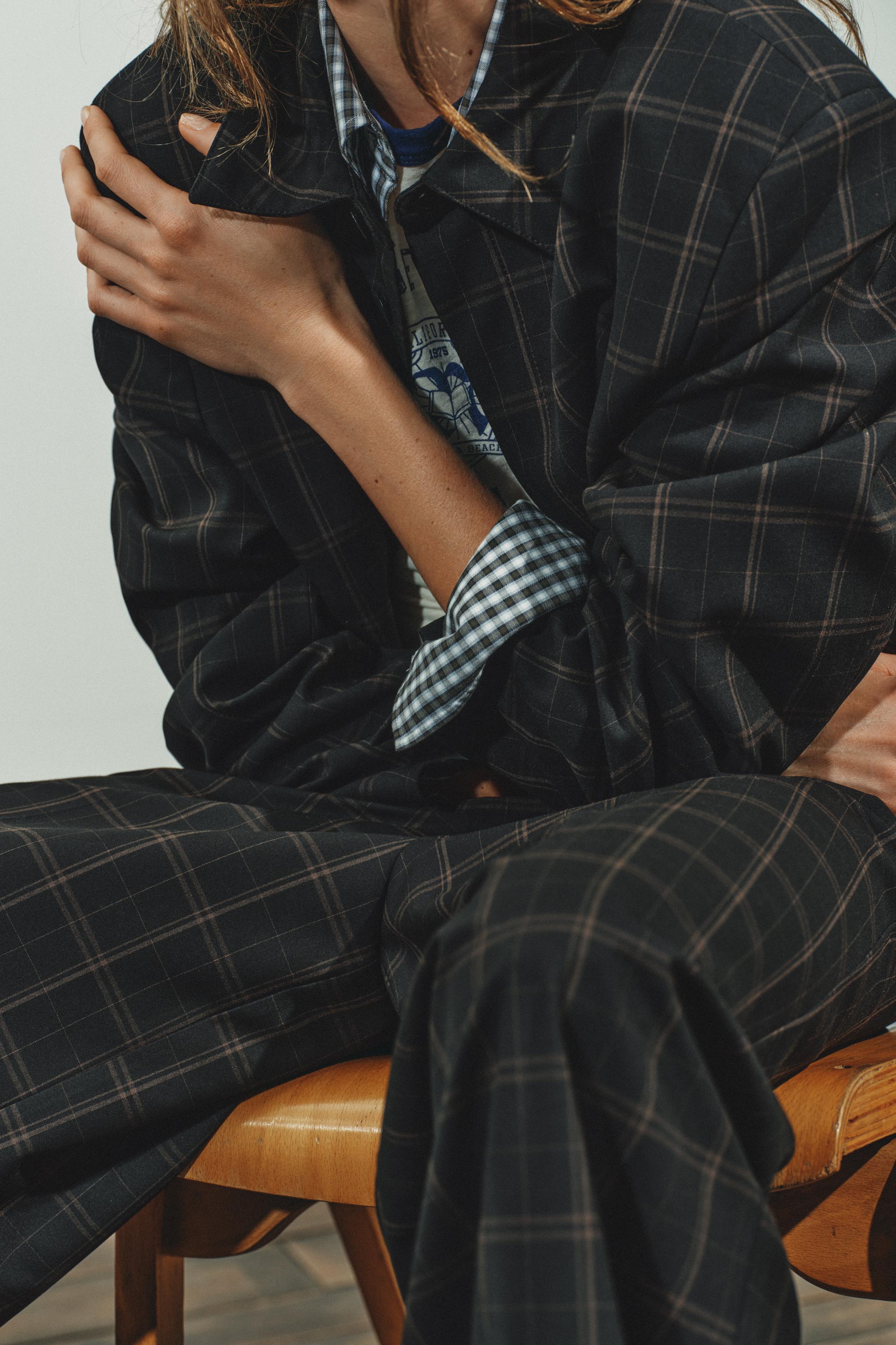 PLAID BLAZER WITH SHOULDER PADS